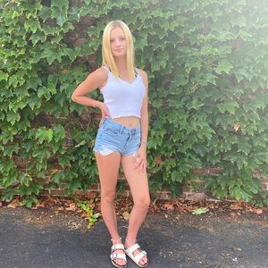 Meet your Posher, Maya